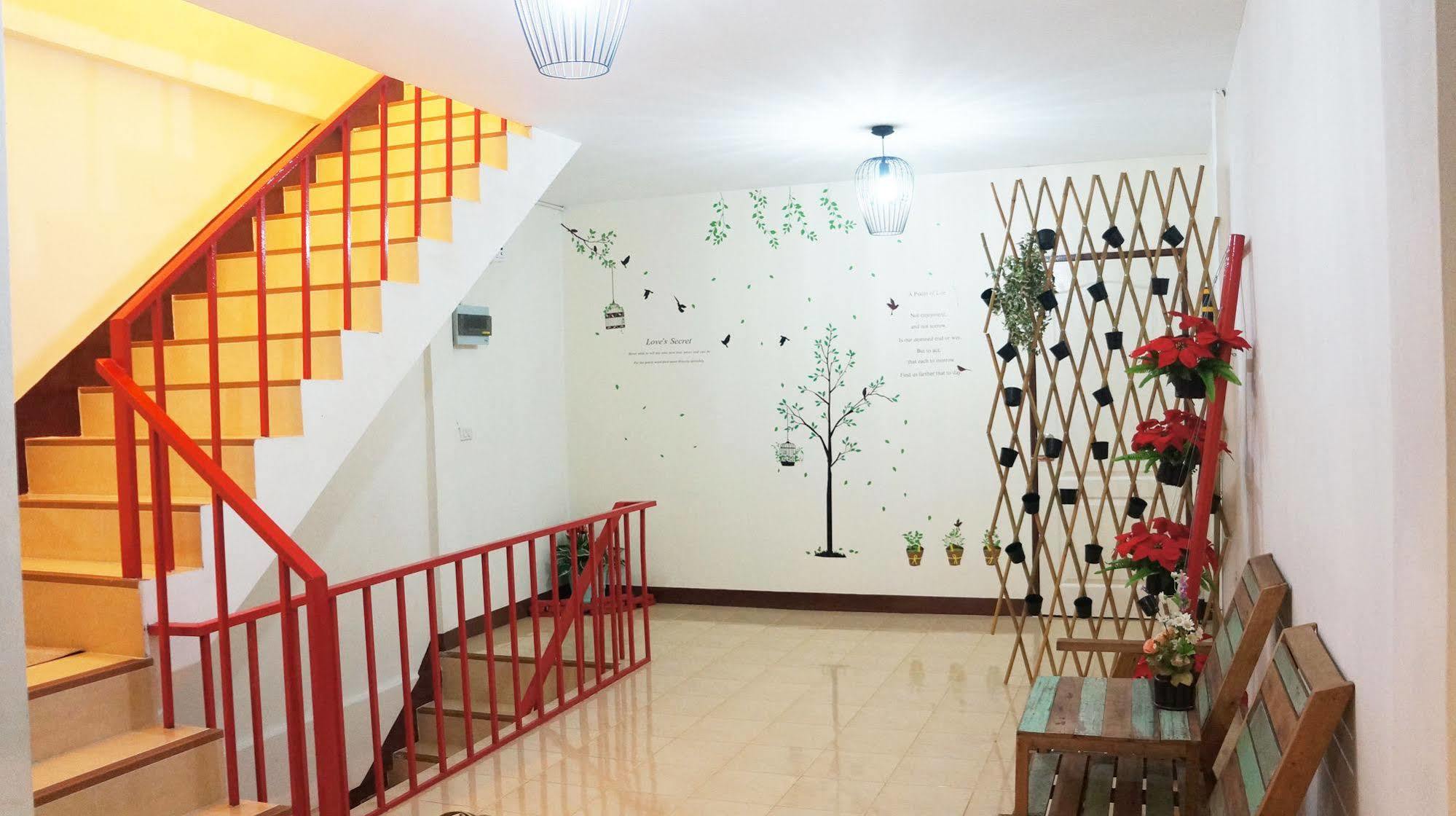 Wake Up Hostel Banguecoque Exterior foto